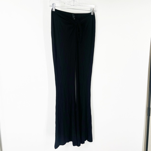 SKIMS Soft Lounge Ruched Pants in Soot - Picture 2 of 6